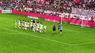 点球机会- 拜仁慕尼黑你甚至可以踢球图片 